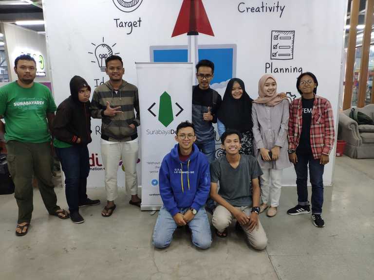 Foto bersama Arryangga dan Antoni di Surabayadev